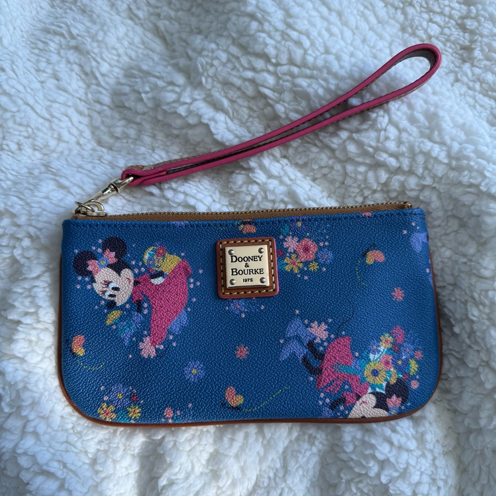 Dooney & Bourke Disney Minnie Mouse Wristlet - Picture 1 of 5
